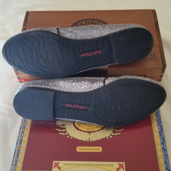 Textured Silver Flats Sz 7.5 M by Pink & Pepper - Picture 4 of 5